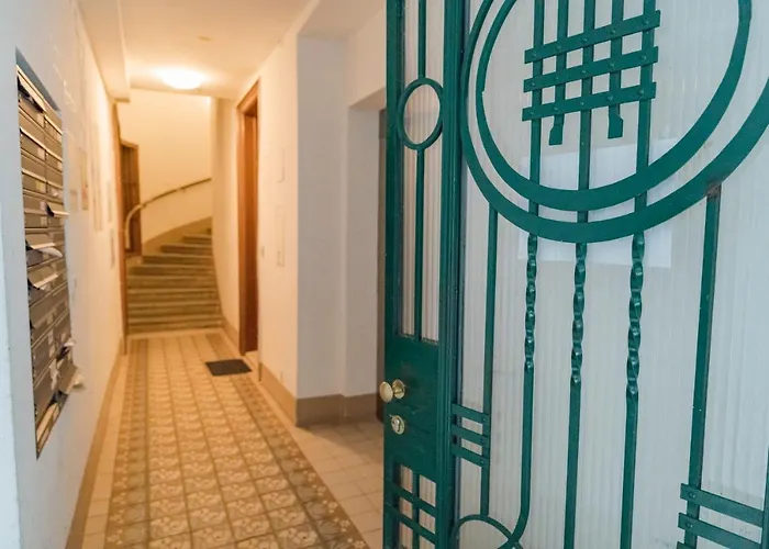 Balcony Dream Mariahilf Апартаменти Відень
